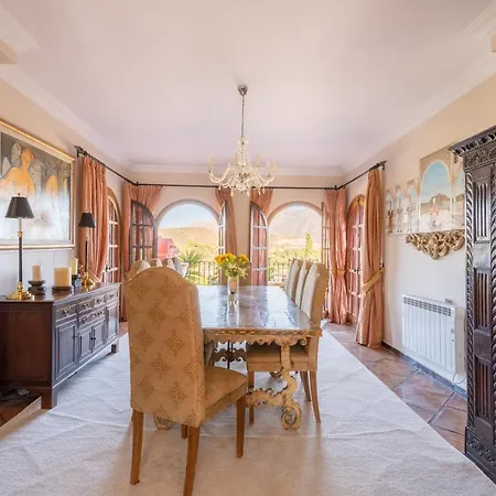 Melenchin Villa
