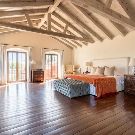 Melenchin Villa *