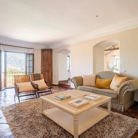Melenchin Villa